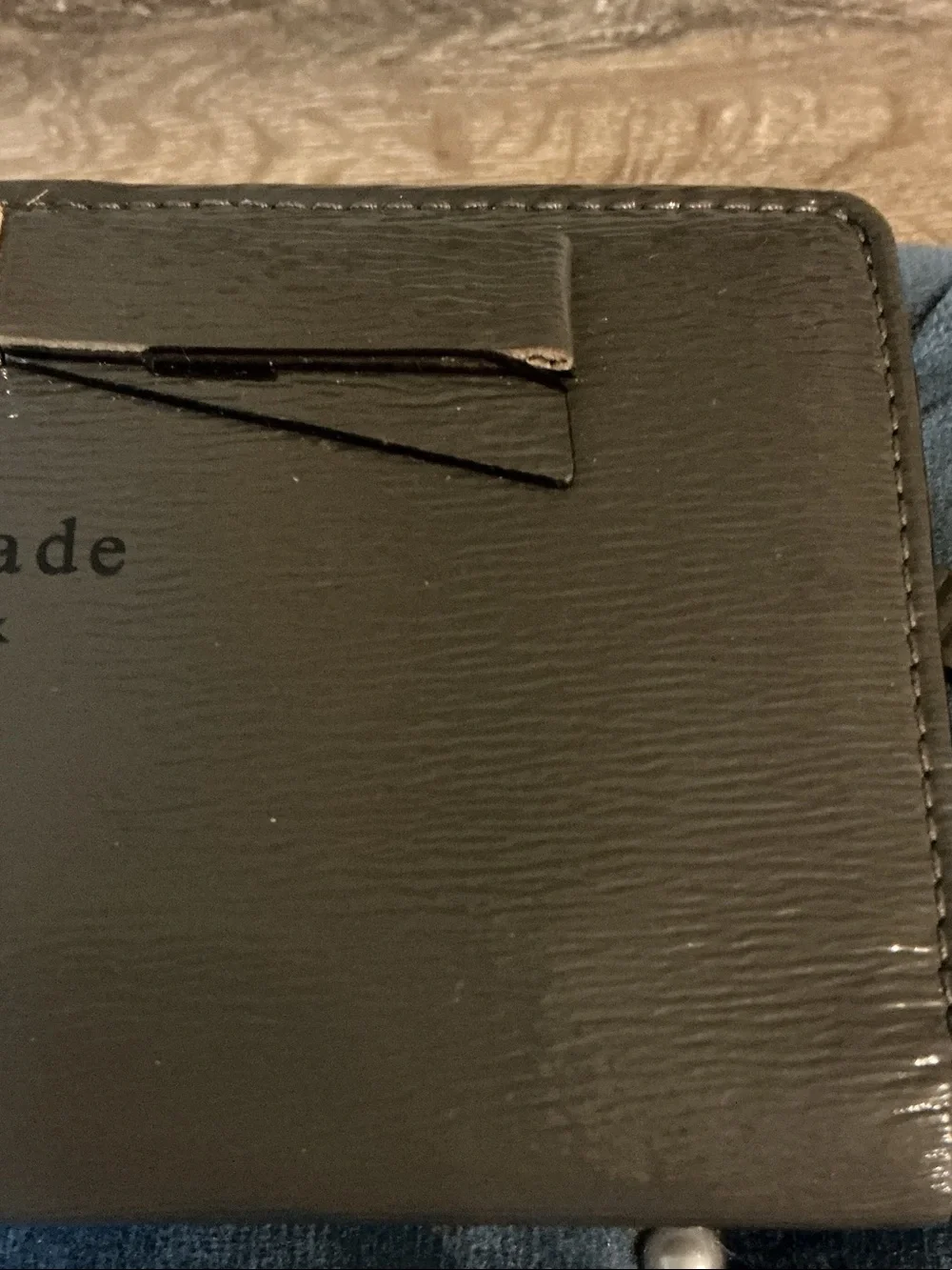kate spade NY Beacon Court Gray Saffiano Bow Long Wallet White Interior GUC